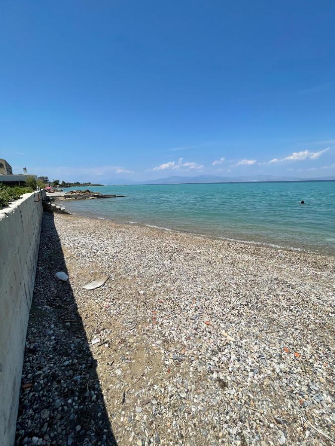 Stunning Beachfront Apartment Stratos Nerántza Extérieur photo